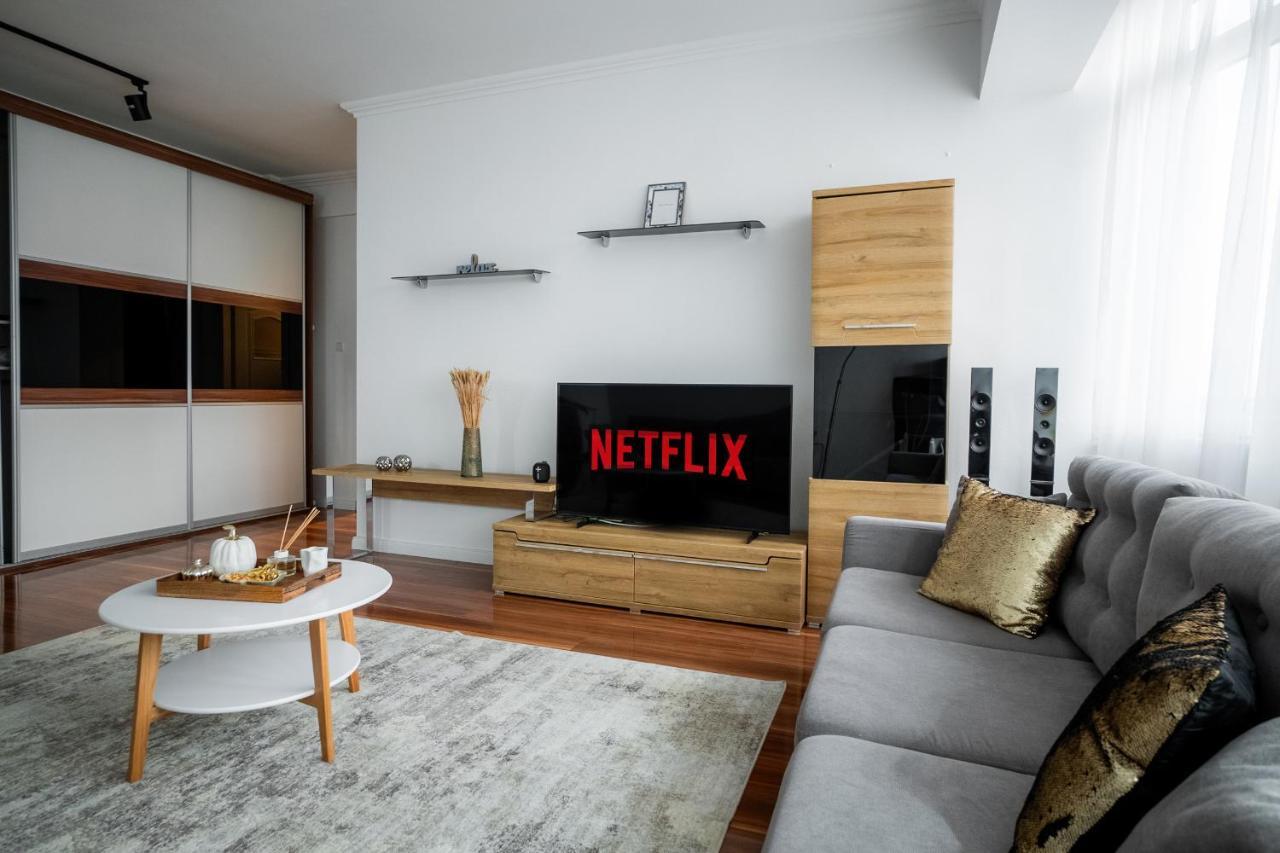 Xo Panoramic Apartment L Jacuzzi L Oradea Exterior photo